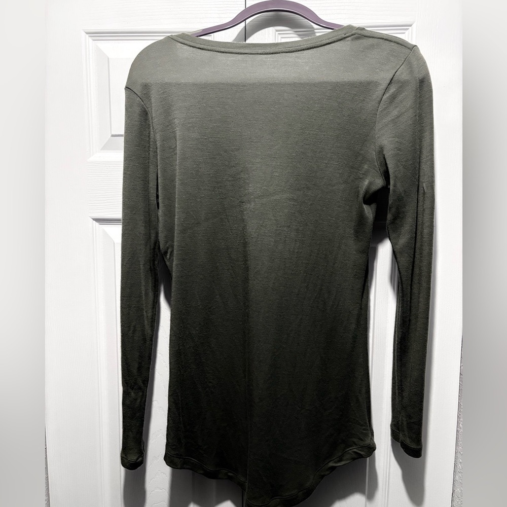 Woolx Eva Olive Green Long sleeve V-neck Tunic Top - Picture 3 of 6